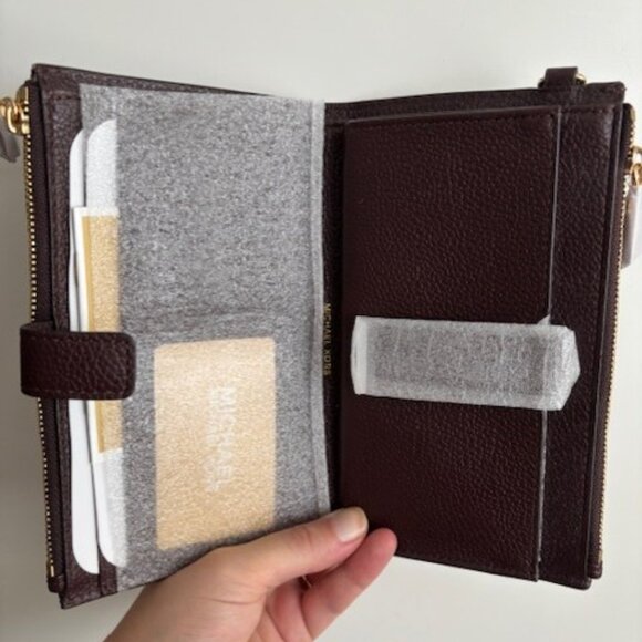 Michael Kors Jet Set Wristlet *NWT* - Picture 3 of 3